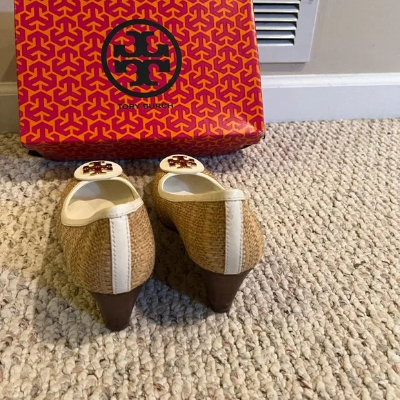 Tory Burch Sally Raffia Straw Wedges - 9.5B - Picture 4 of 6